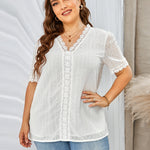 Wholesale Women Plus Size Clothing Solid Color Lace Loose V-Neck Pullover Short-Sleeved Top