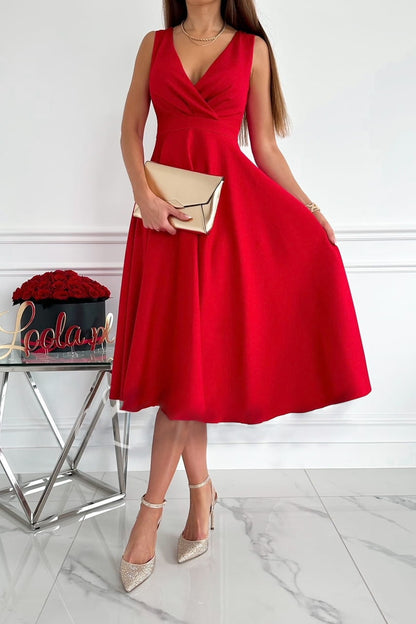 Fashion Solid Color Sleeveless V-Neck Shrink Pleated Hem Dress Wholesale Dresses