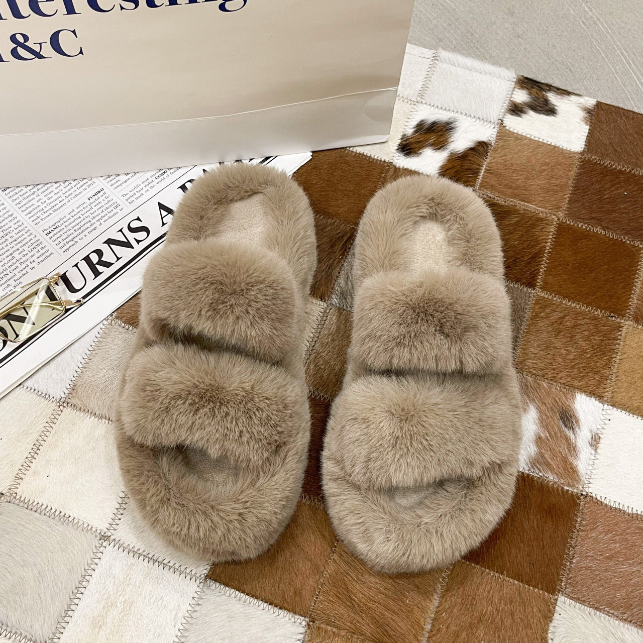 Warm And Antiskid Furry Slippers Wholesale Shoes Plush Slippers Women