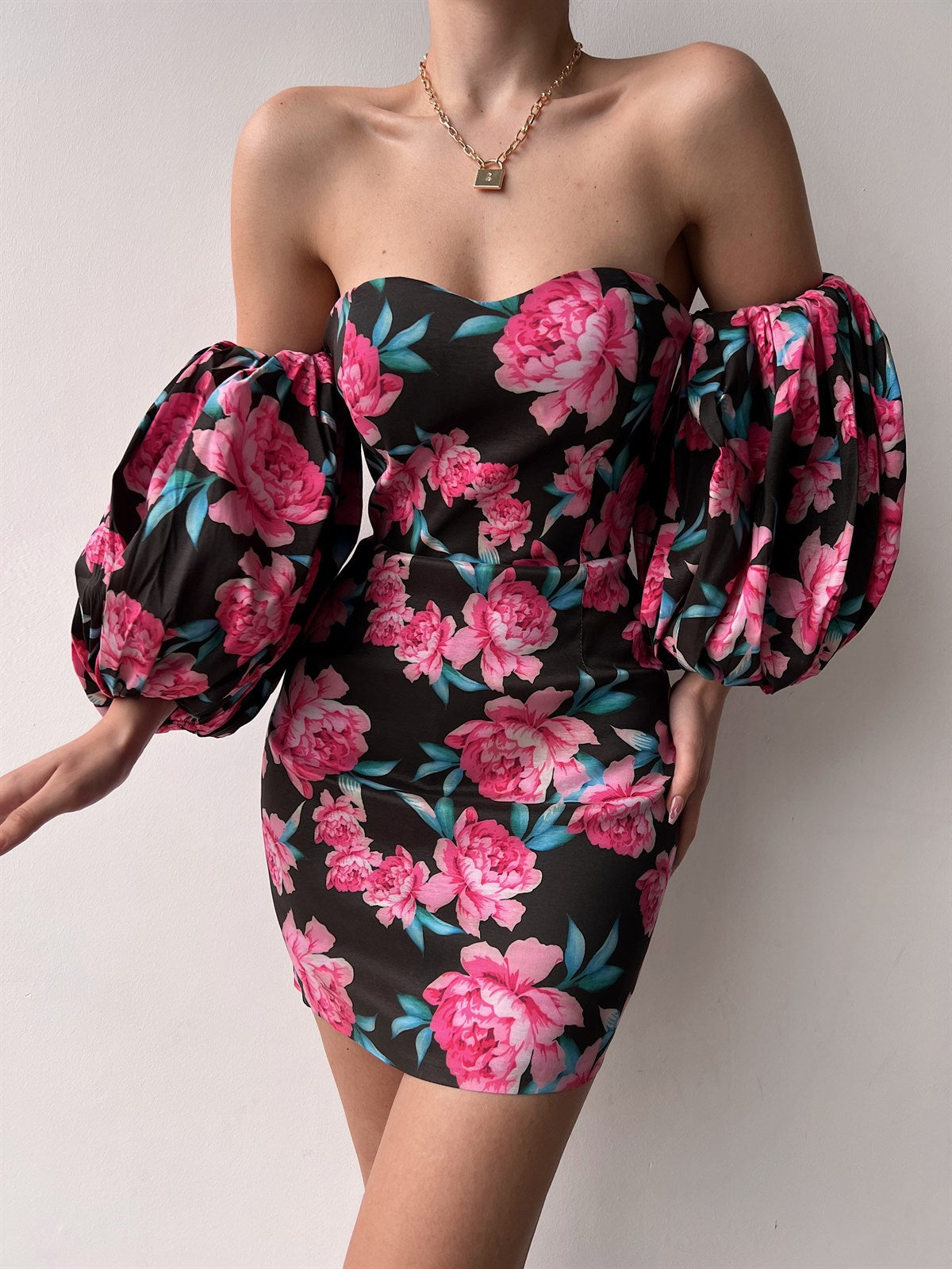 Sexy Low Cut Off Shoulder Floral Dress Mini Body-con Wholesale Dresses