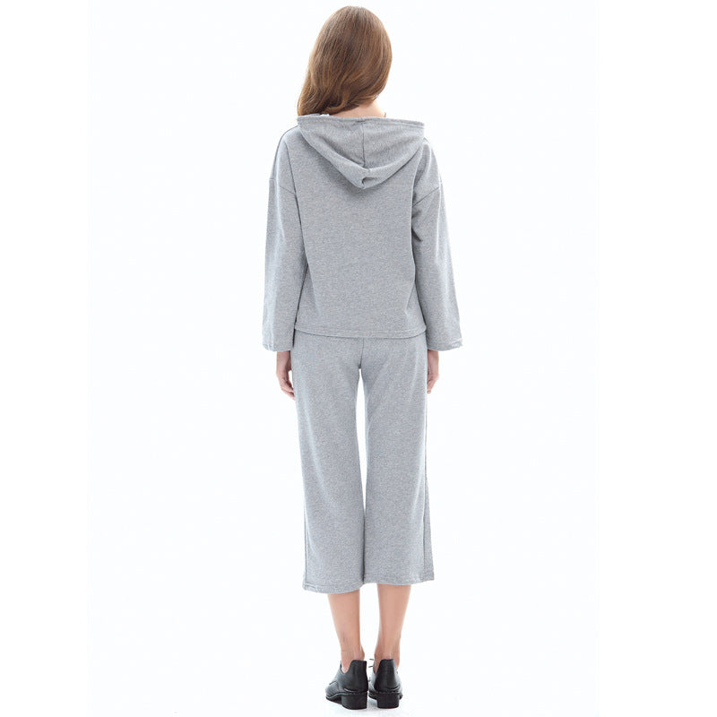 Wholesale Women Sweatsuit Sets Hoodies +  Cropped Trousers-04