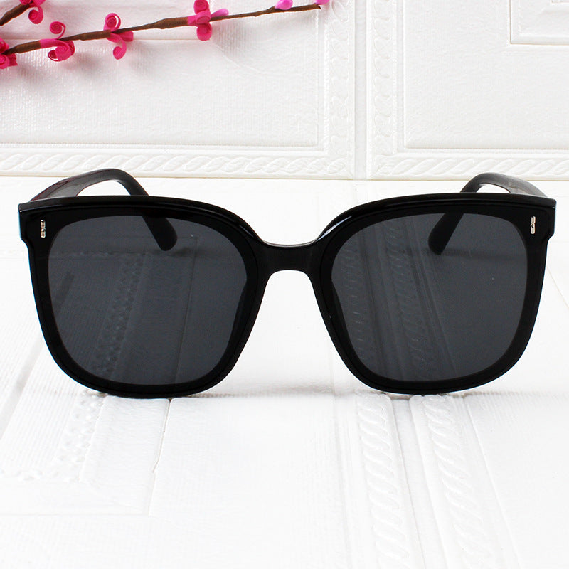 Korean Fashion with Personalized Rivet Sunglasses Fashion Trendy Studded Trimmed Square Large Frame Sunglasses