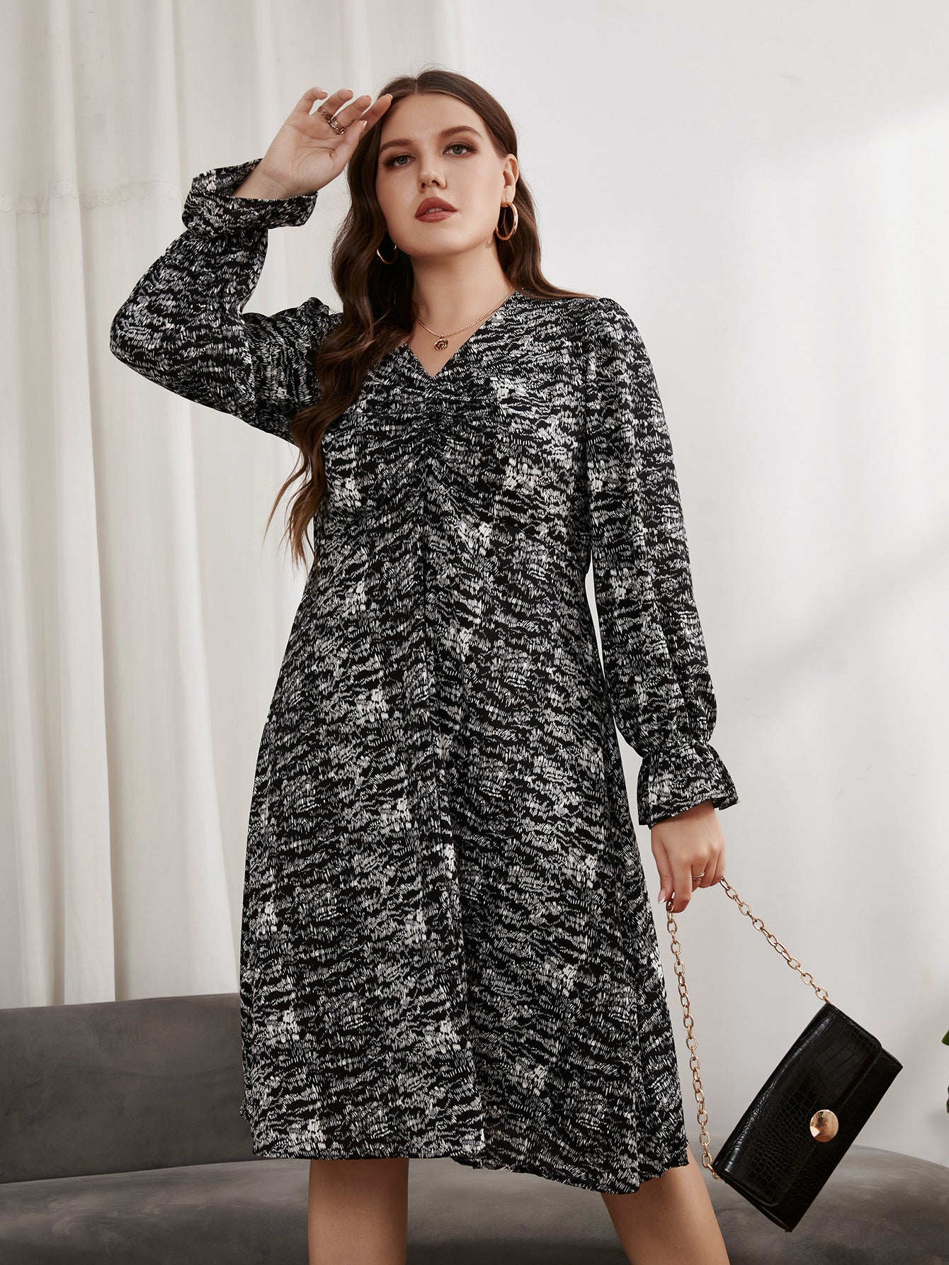 Fashion Print High Waist Long Sleeve V Neck Casual Curve Dresses Wholesale Plus Size Clothing